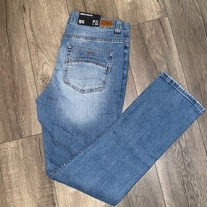 NWT RSQ Brooklyn Relaxed Jean size 31x34